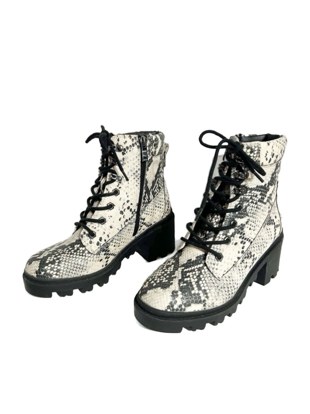Madden Girl Dillan Combat Boots Faux Snakeskin Chunky Heel Side Entry Zip 🖤🤍